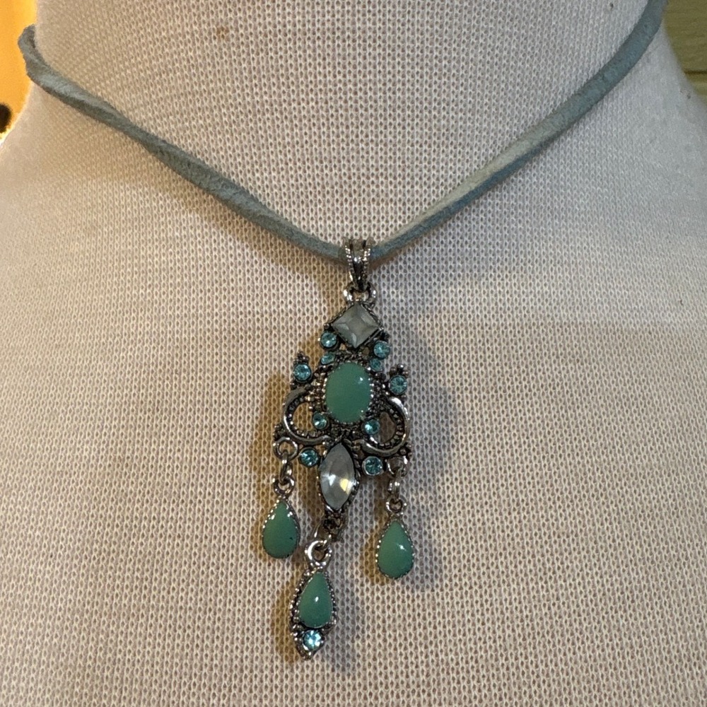 Boho Silver Tone Turquoise Sage Green Faux Suede Chandelier Choker Necklace J828